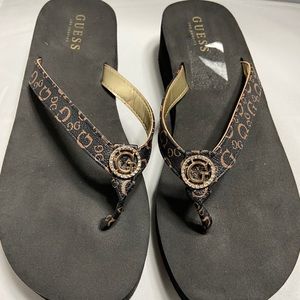 Guess Platform Wedge Flip Flops Sz 9